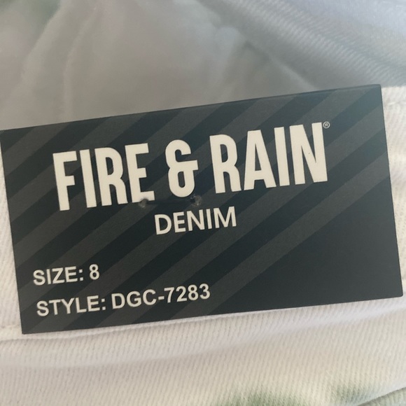 π₯π₯ Fire & Rain HighRise Shorts - Picture 2 of 12